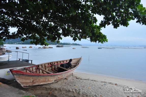 A orla de Santo Antônio de Lisboa, bairro de  Florianópolis, Santa Catarina